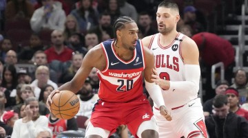 奇才队亚历克斯·萨尔在欧洲篮球锦标赛中小腿受伤，令人担忧